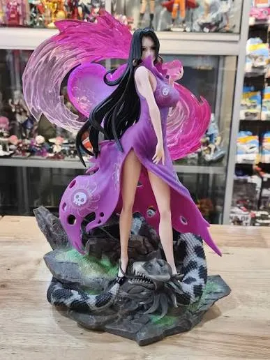 BOA HANCOCK WITH SNAKE 35CM FIGURE