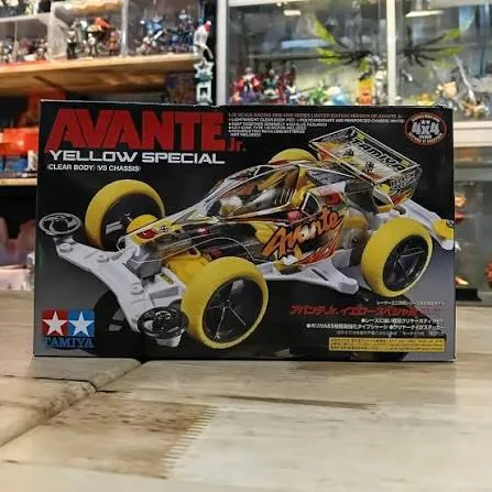 TAMIYA 95060 AVANTE YELLOW SPECIAL (CLEAR BODY VS CHASSIS)