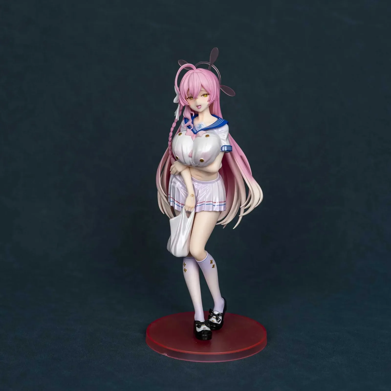 STATUE BLUE ARCHIVE URAWA HANAKO WITH GUN 27CM